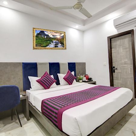 Hotel S B Inn - Near New Delhi Railway Station Paharganj Buitenkant foto