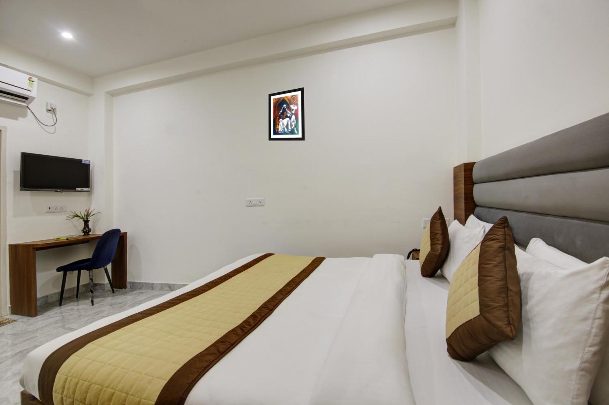 Hotel S B Inn - Near New Delhi Railway Station Paharganj Buitenkant foto