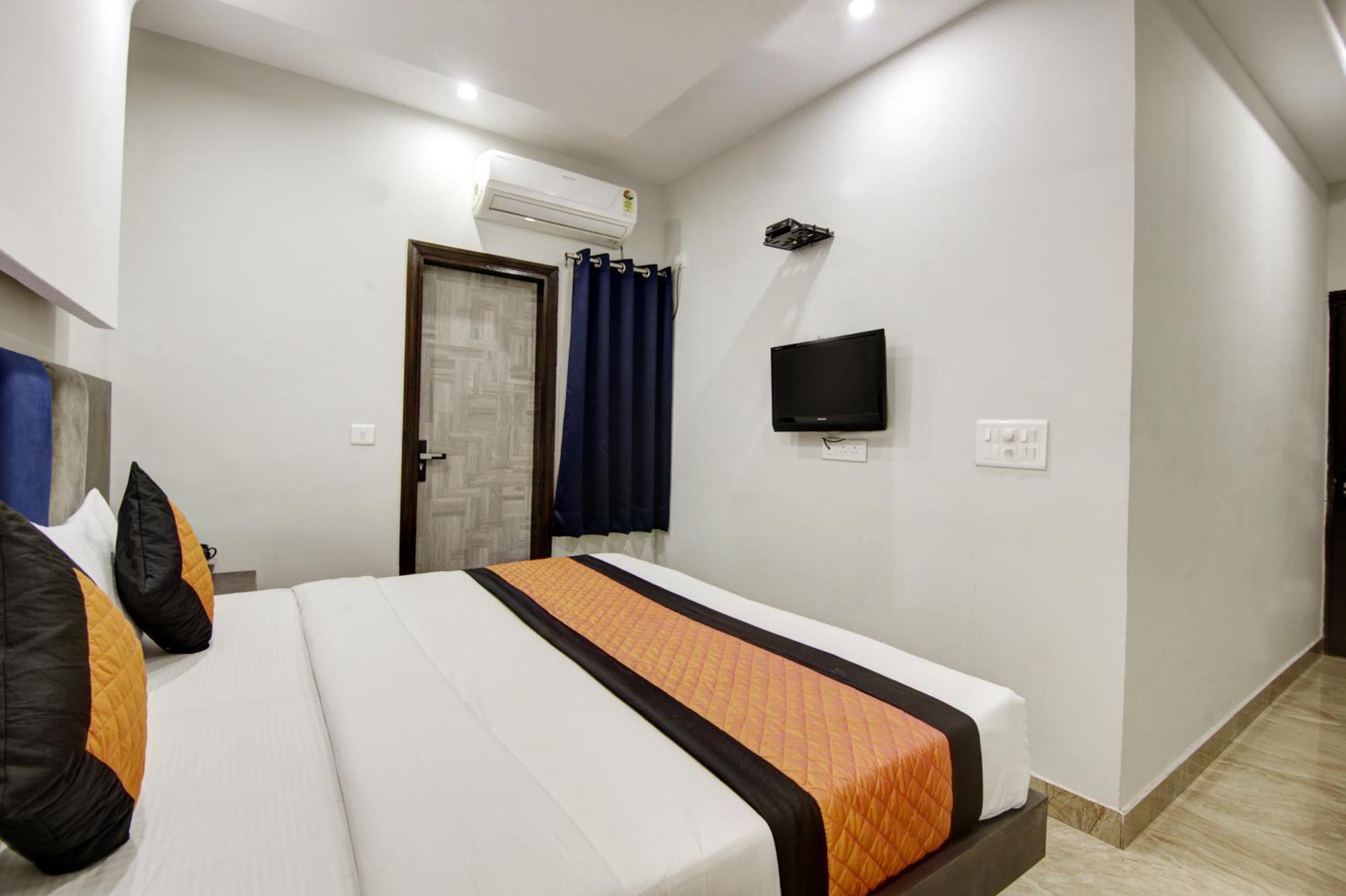 Hotel S B Inn - Near New Delhi Railway Station Paharganj Buitenkant foto