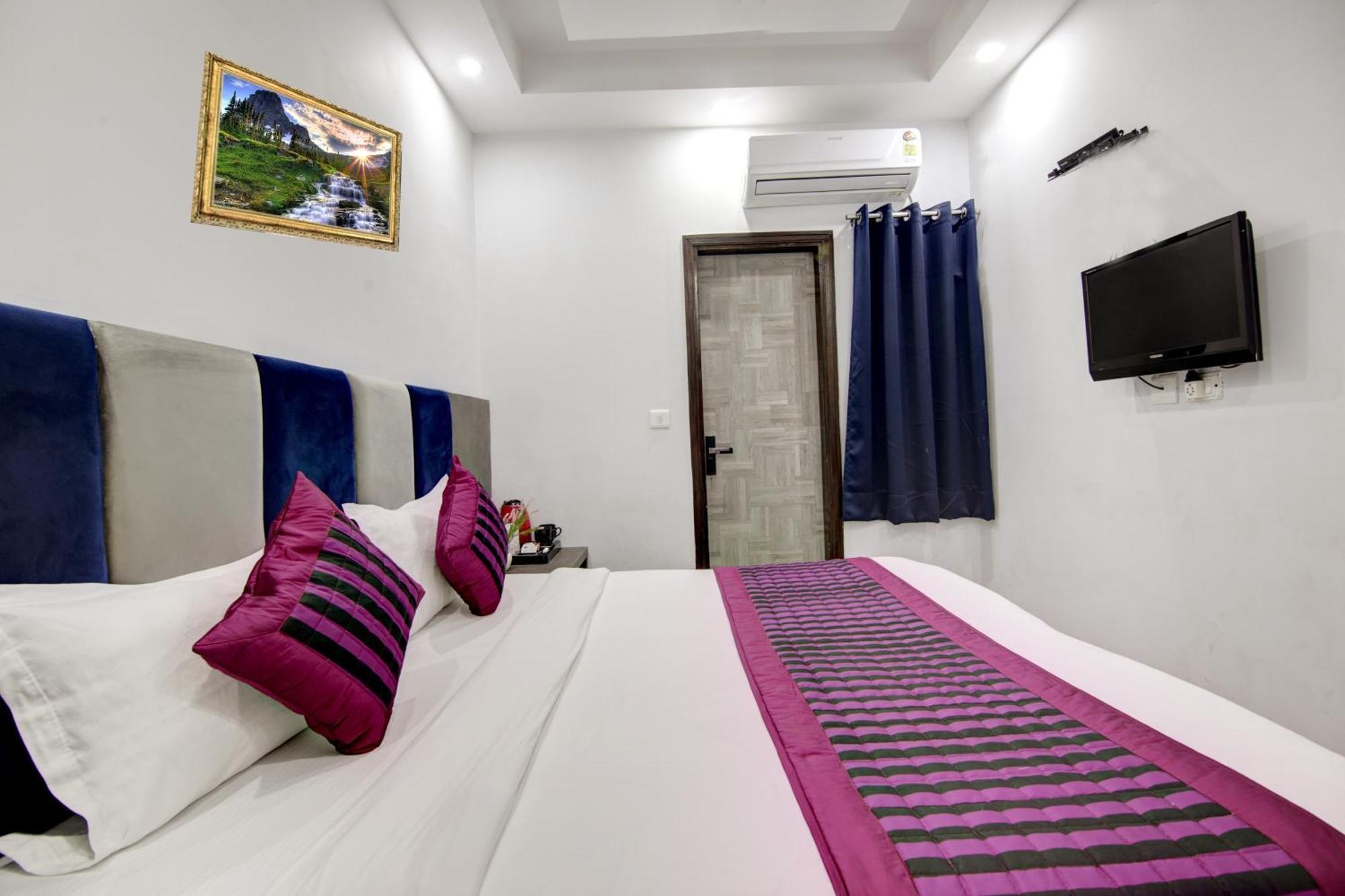 Hotel S B Inn - Near New Delhi Railway Station Paharganj Buitenkant foto