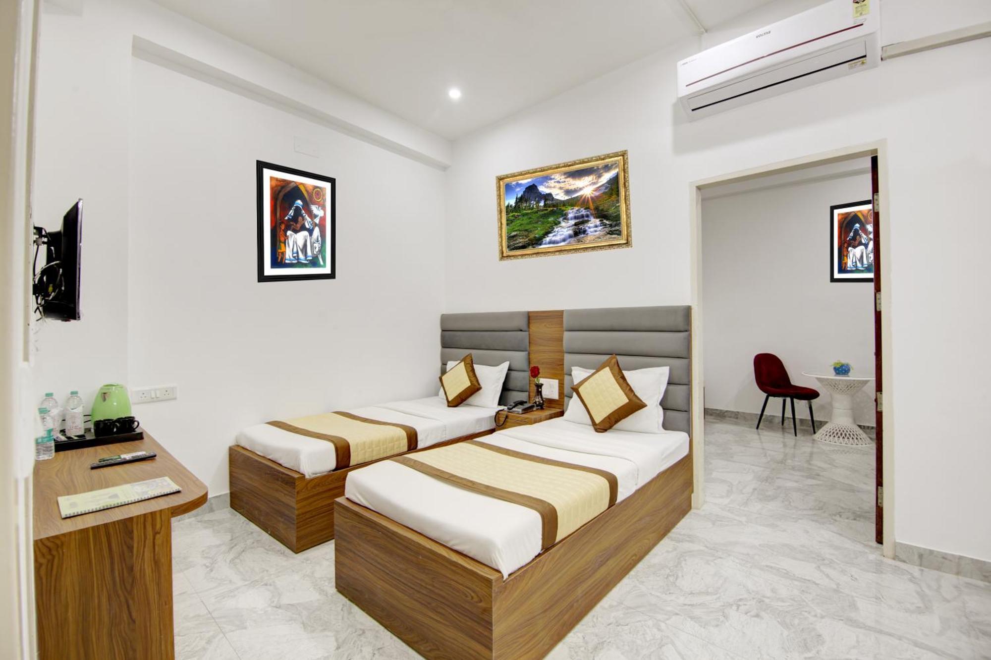 Hotel S B Inn - Near New Delhi Railway Station Paharganj Buitenkant foto