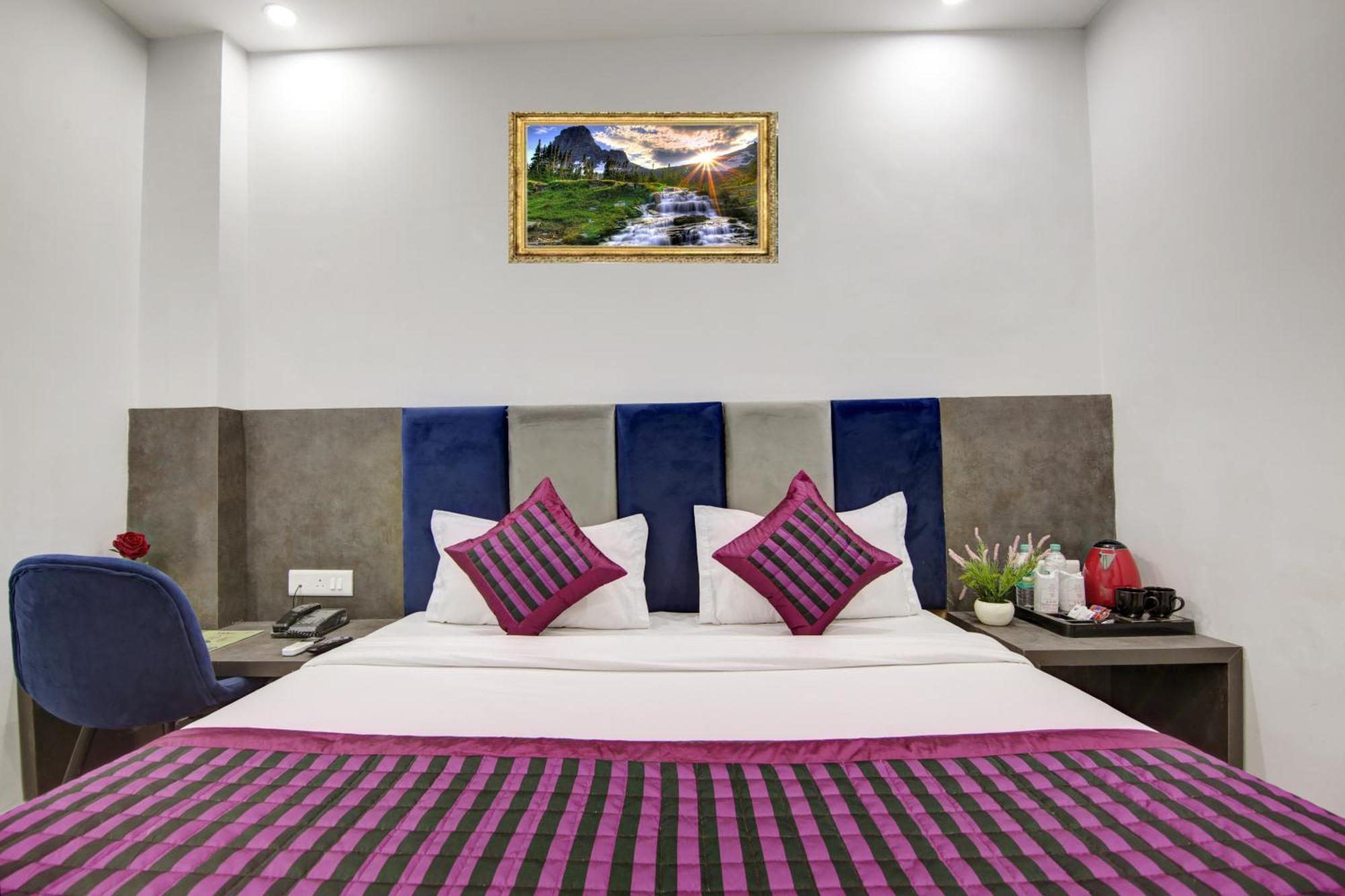 Hotel S B Inn - Near New Delhi Railway Station Paharganj Buitenkant foto