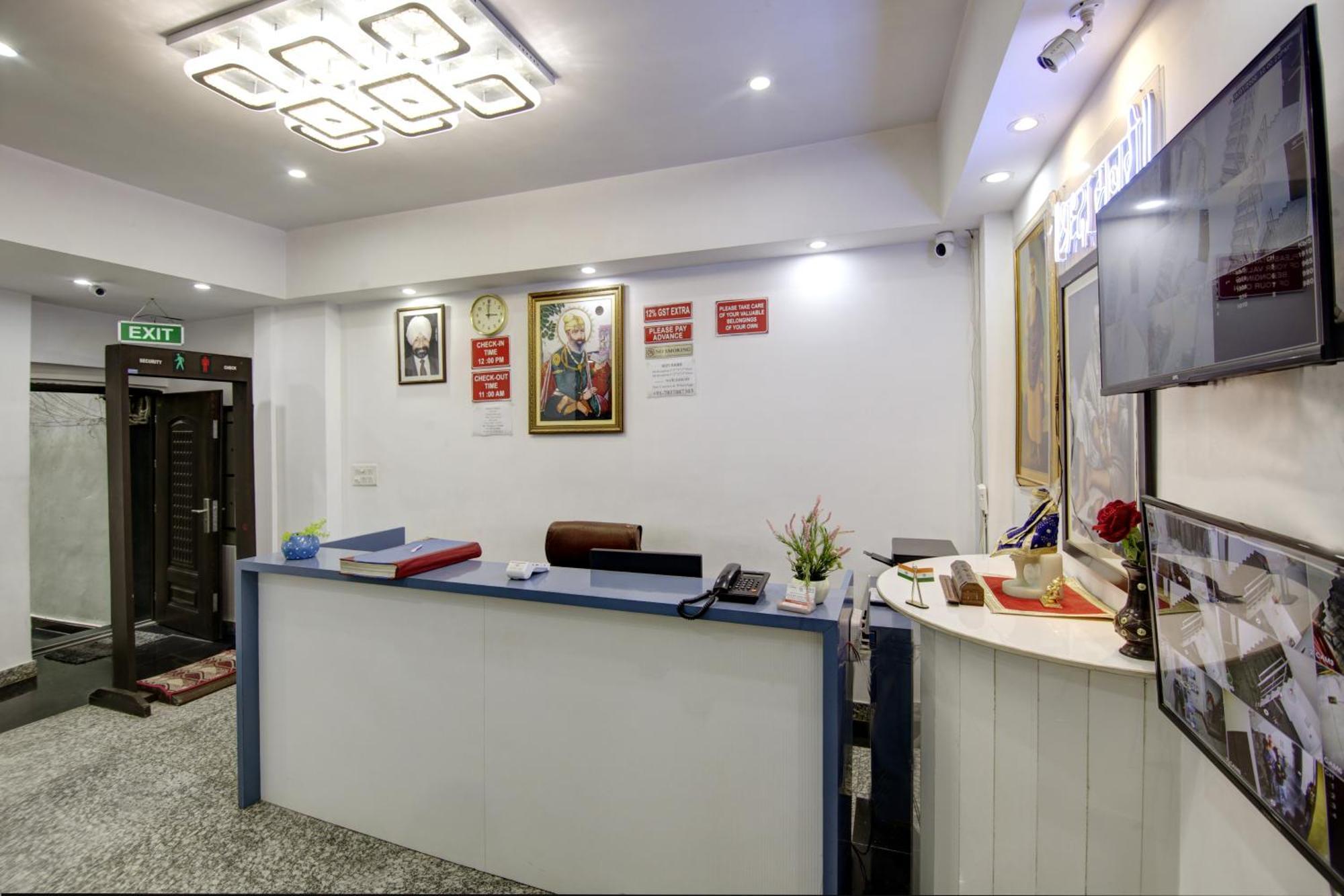 Hotel S B Inn - Near New Delhi Railway Station Paharganj Buitenkant foto