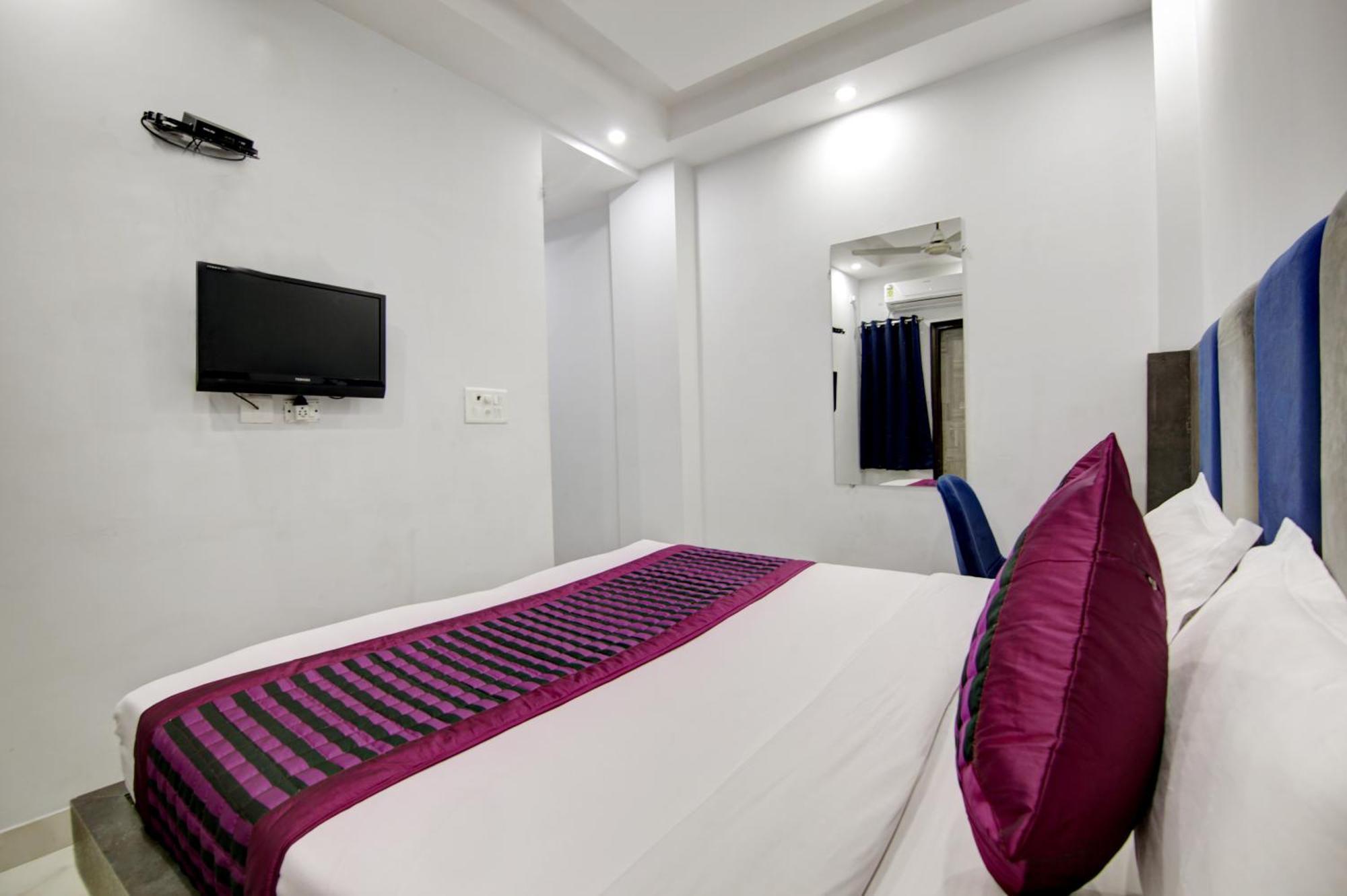 Hotel S B Inn - Near New Delhi Railway Station Paharganj Buitenkant foto