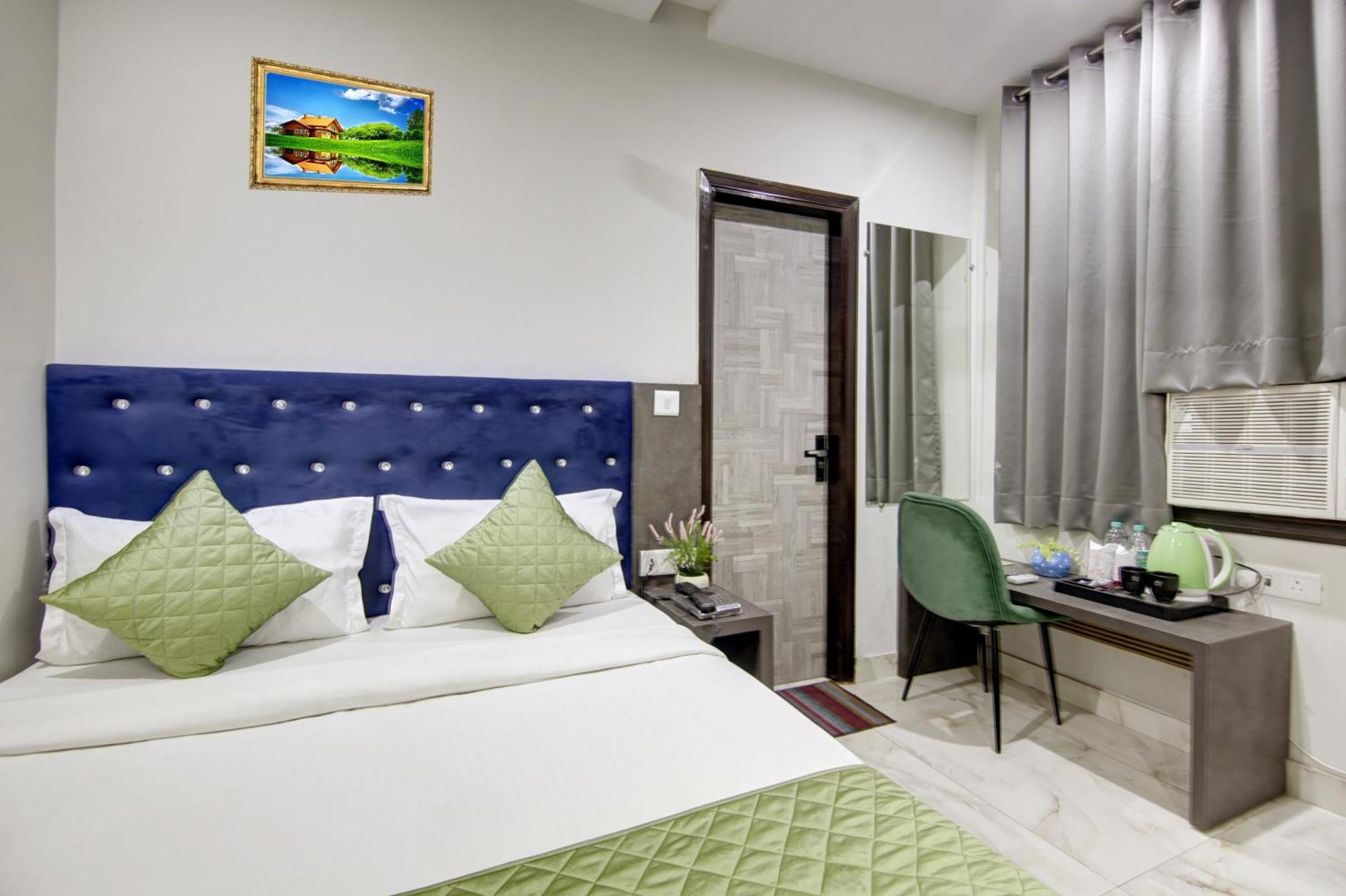 Hotel S B Inn - Near New Delhi Railway Station Paharganj Buitenkant foto