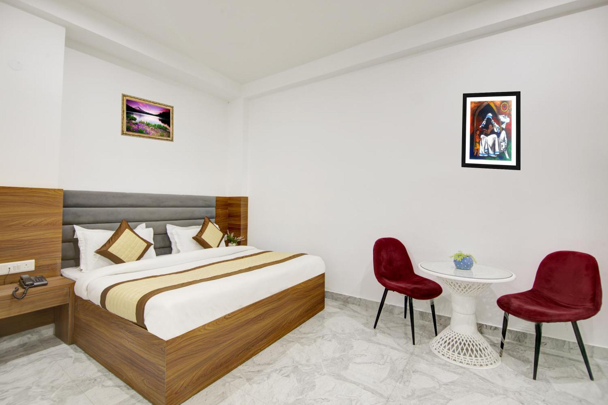 Hotel S B Inn - Near New Delhi Railway Station Paharganj Buitenkant foto