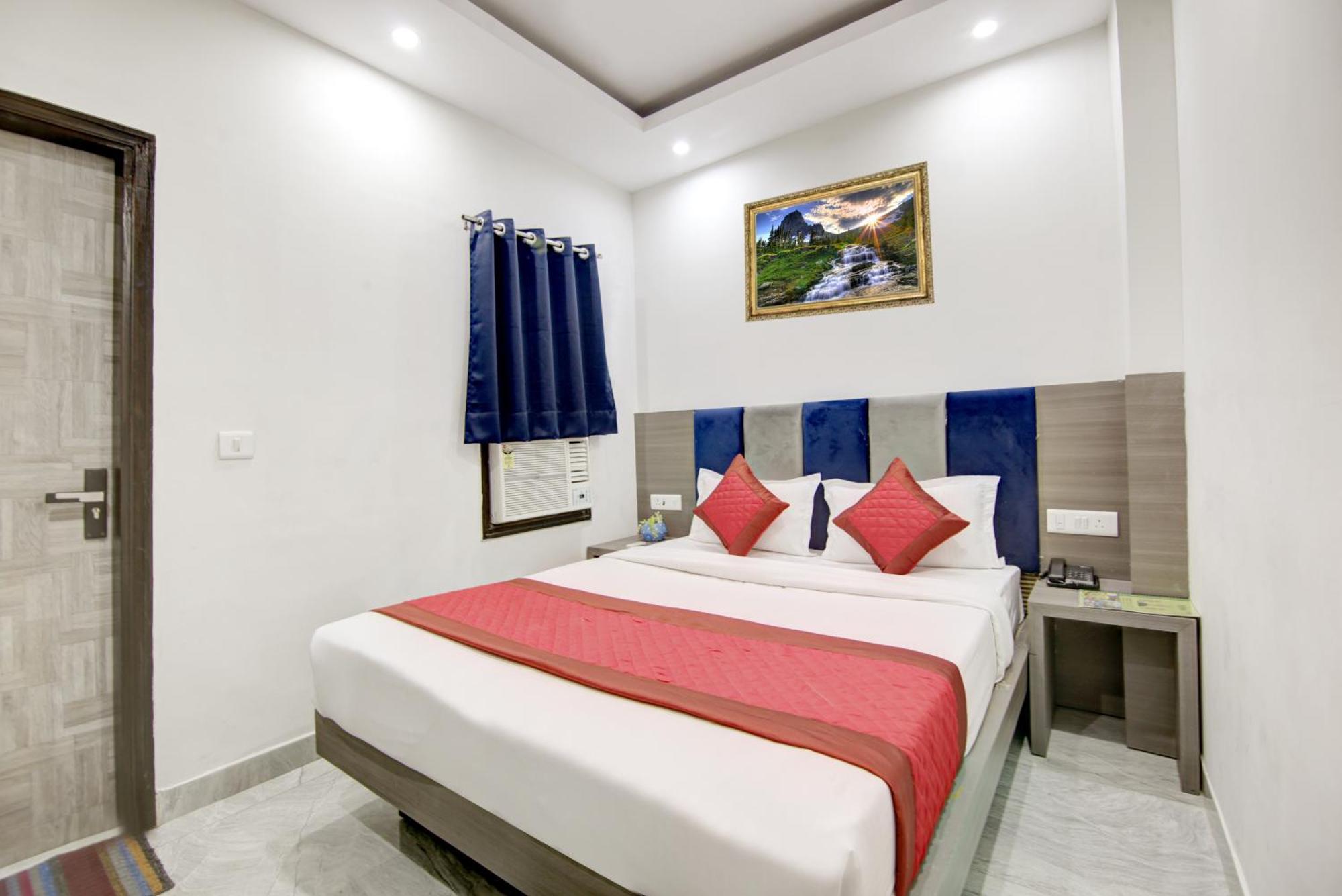 Hotel S B Inn - Near New Delhi Railway Station Paharganj Buitenkant foto