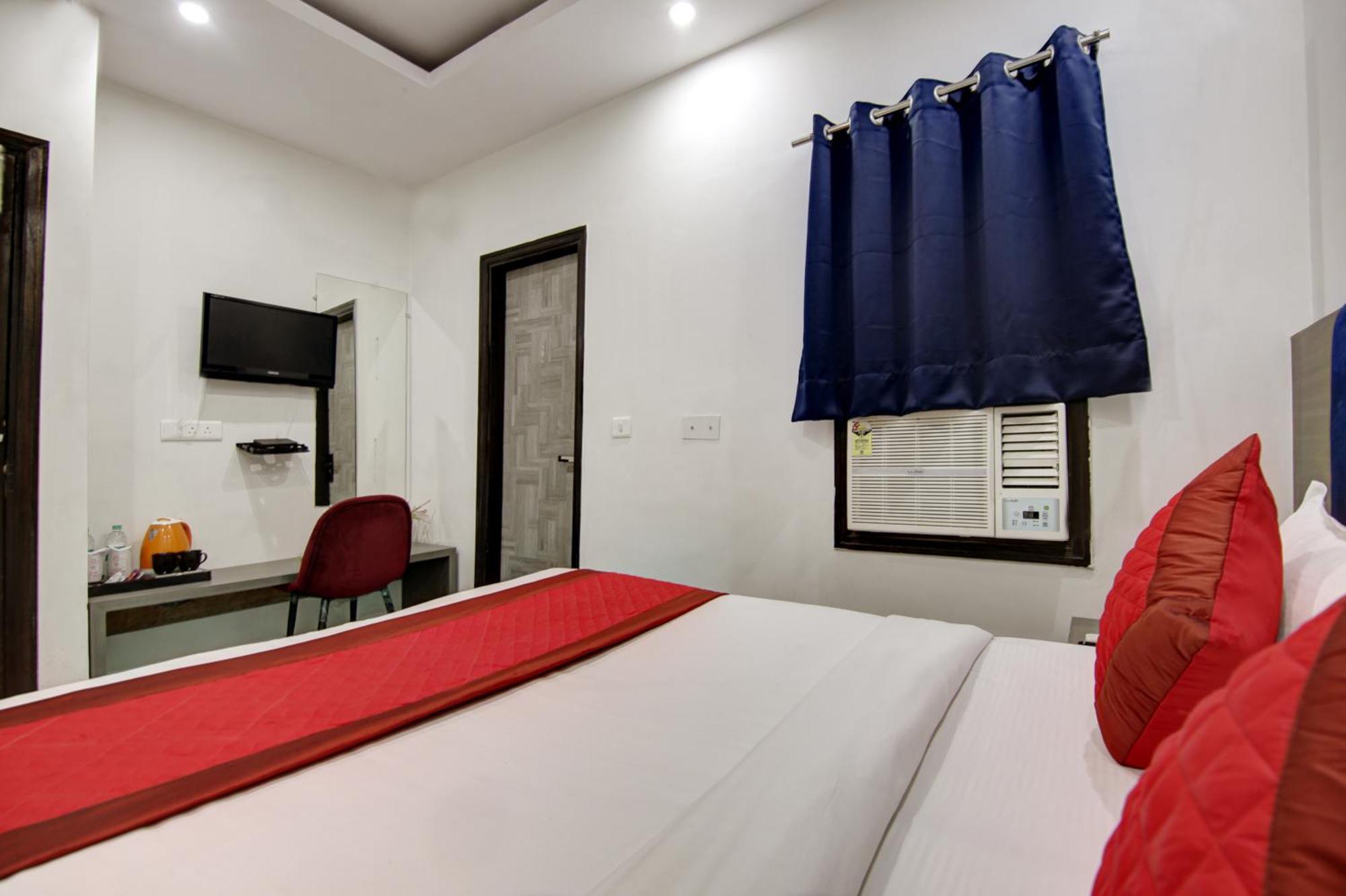 Hotel S B Inn - Near New Delhi Railway Station Paharganj Buitenkant foto