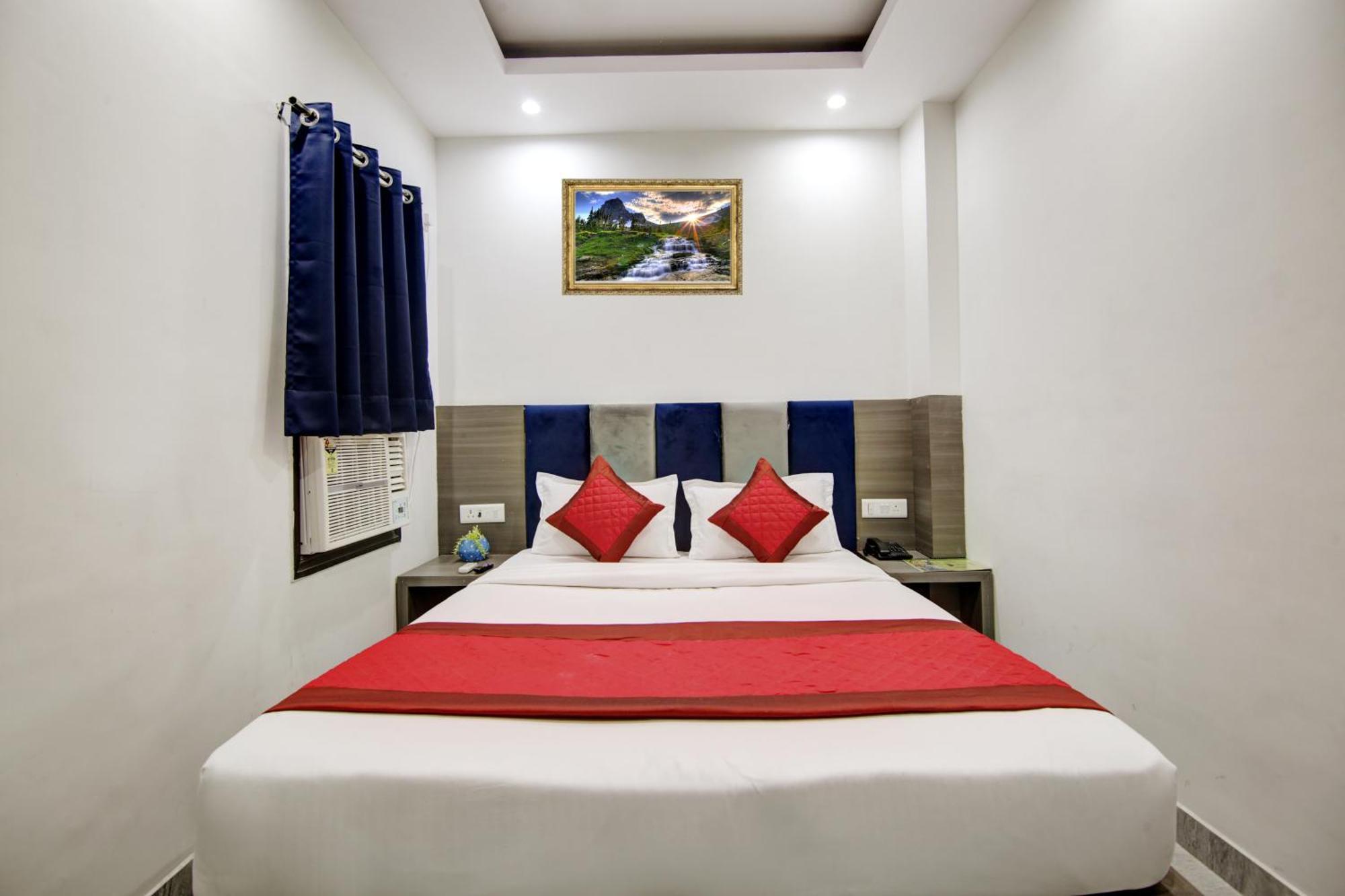 Hotel S B Inn - Near New Delhi Railway Station Paharganj Buitenkant foto